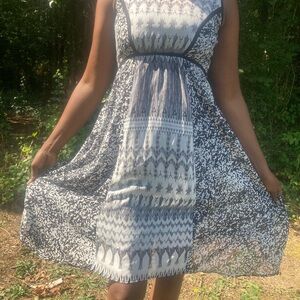 Size Small Black & White Flowy Dress w/ attached slip